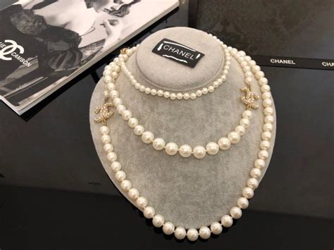 chanel pearl necklace replica|chanel knockoff pearl necklace.